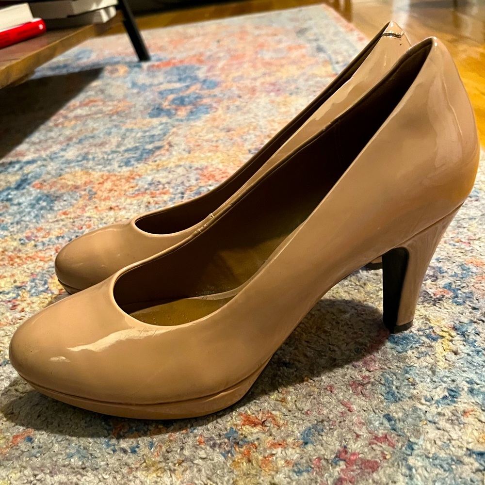 Clarks Collection Soft Cushion heels (nude)